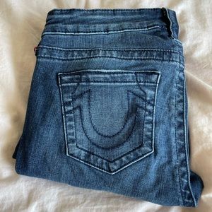 WOMENS MID RISE TRUE RELIGION JEANS WITH RIBBED DETAIL ON THE FRONT